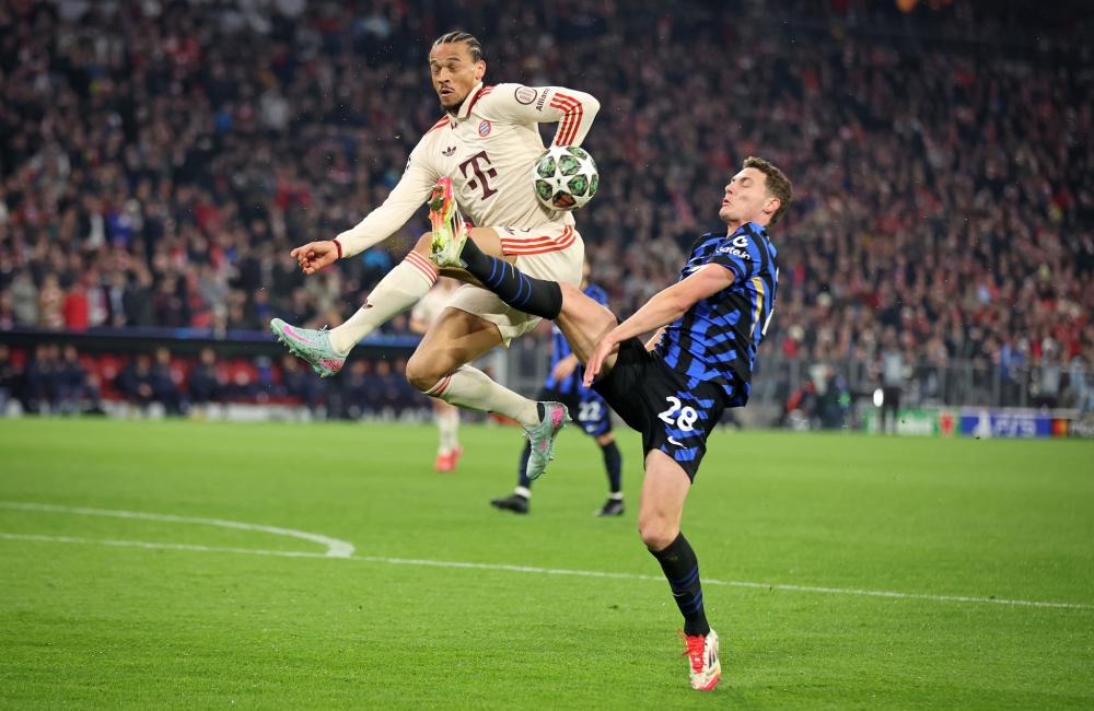 拱手相让 拱手相让